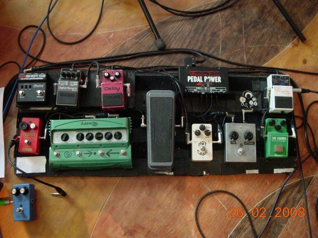 Portishead Adrian Utley pedalboard, credit Mike Crawford