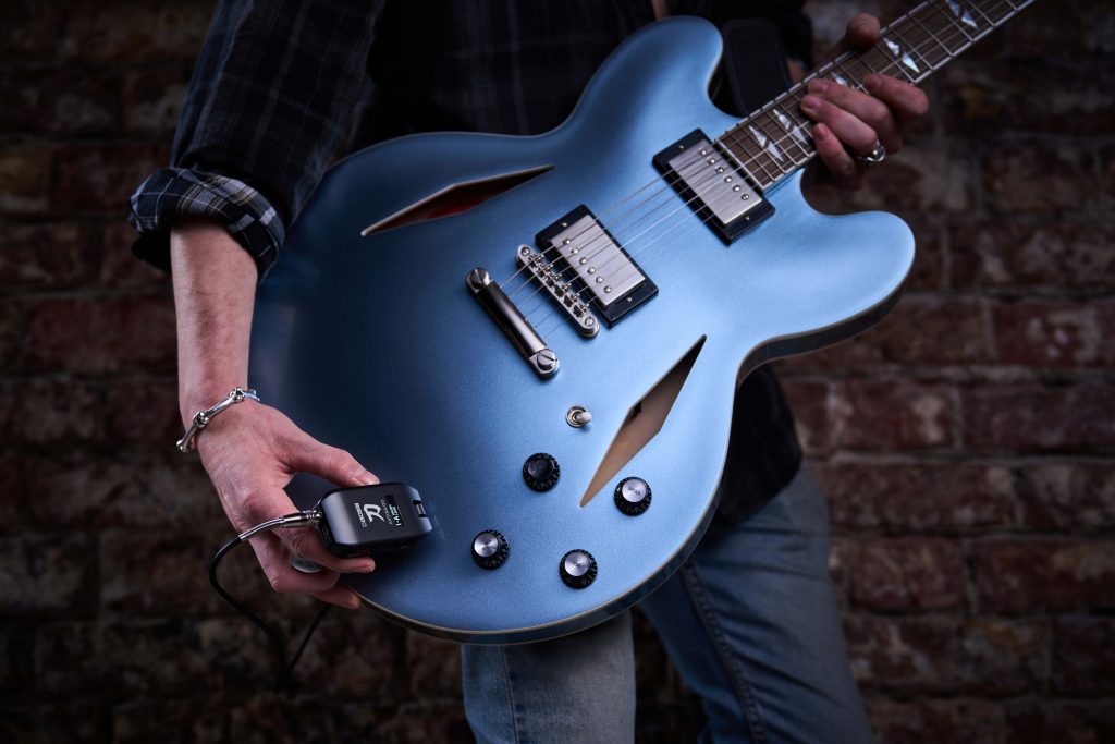 BOSS KATANA:GO plugged into a Gibson Trini Lopez semi-hollow electric guitar