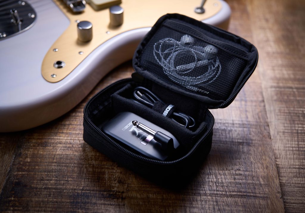 BOSS KATANA:GO Personal Headphone Guitar Amplifier with CB-KTNGO Carrying Pouch