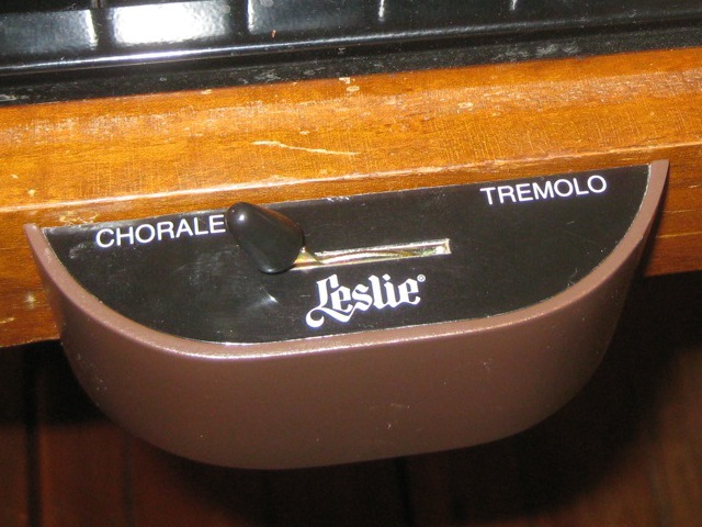 Chorale/Tremolo switch