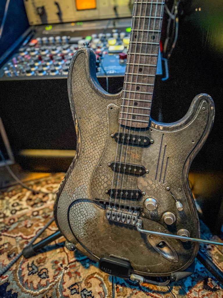 BOSS GK-5 Divided Pickup.