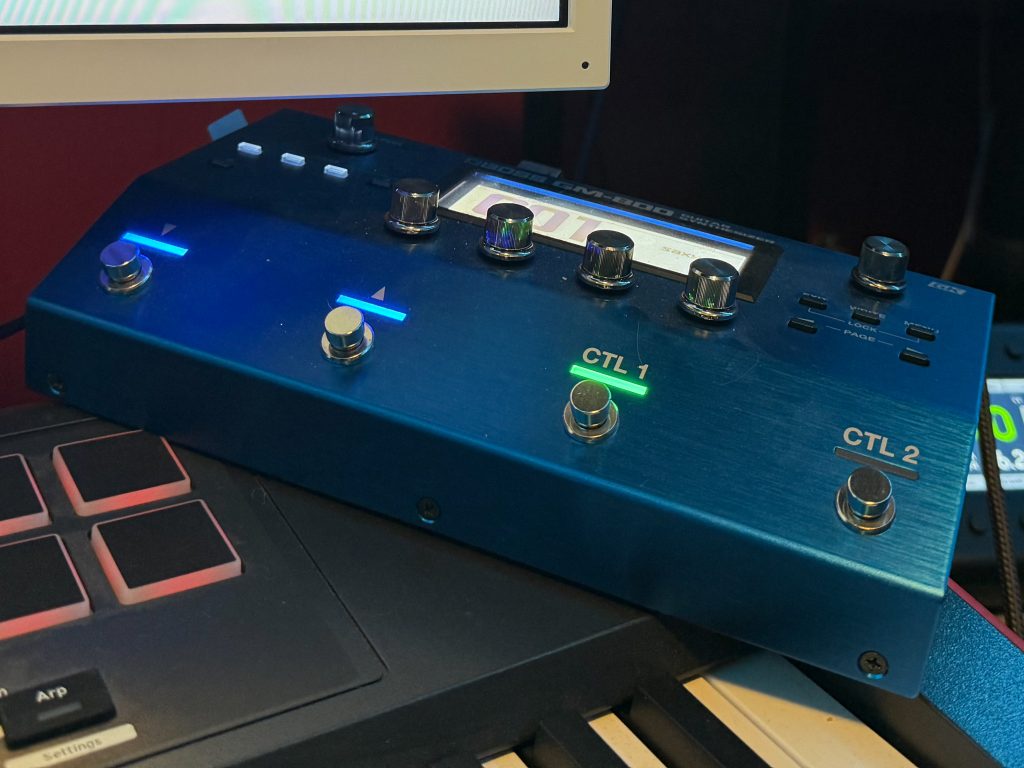 BOSS GM-800 Guitar Synthesizer - credit Richard Fortus