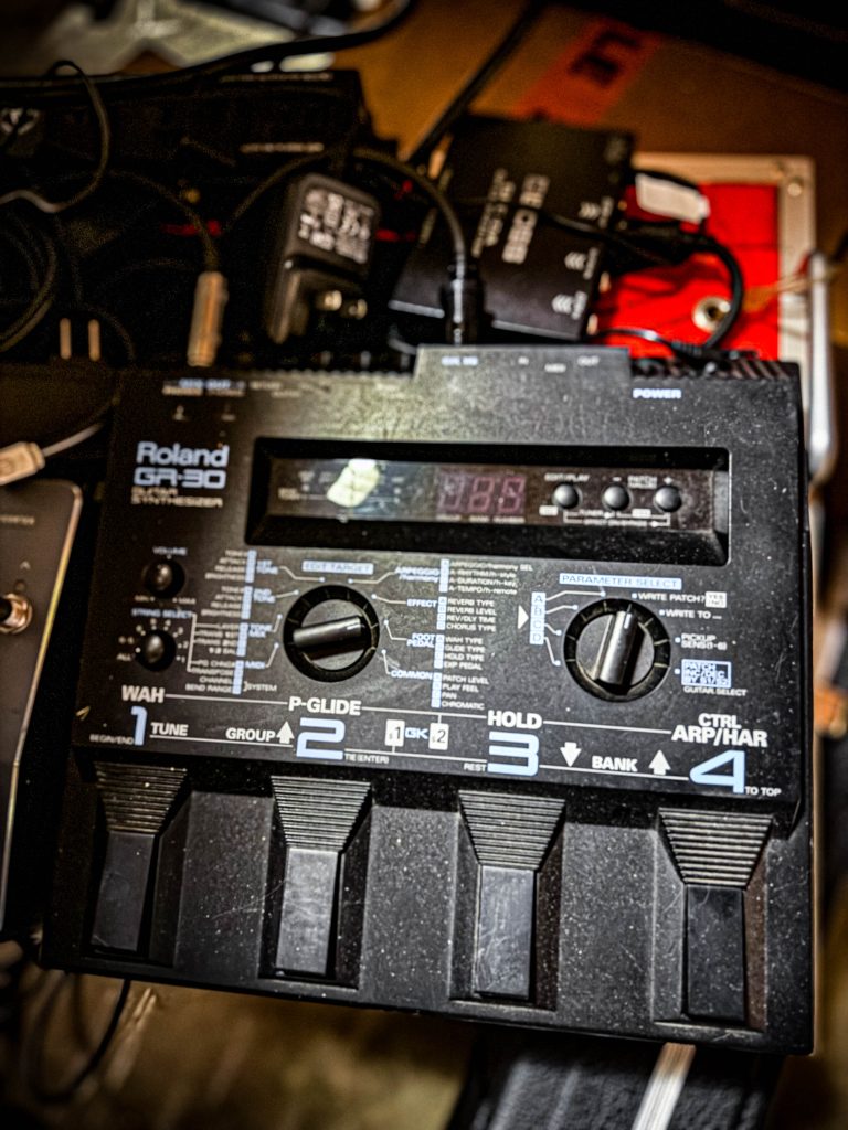 Roland GR-30 Guitar Synthesizer