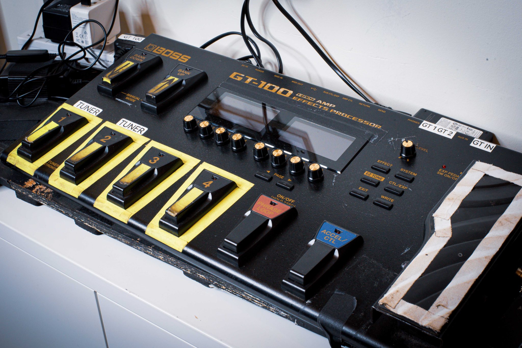 Echo & the Bunnymen guitarist Will Sergeant's BOSS GT-100 COSM Amp Effects Processor