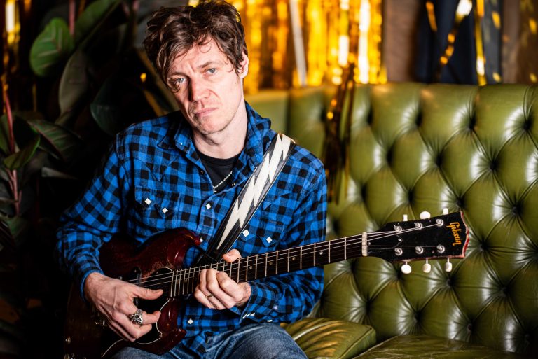 James Walbourne playing his 1963 Gibson SG Junior