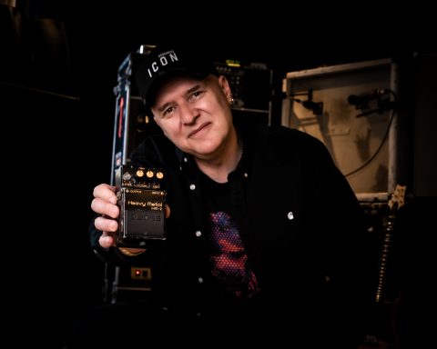 Skunk Anansie guitarist Ace holding his BOSS HM-2 Heavy Metal