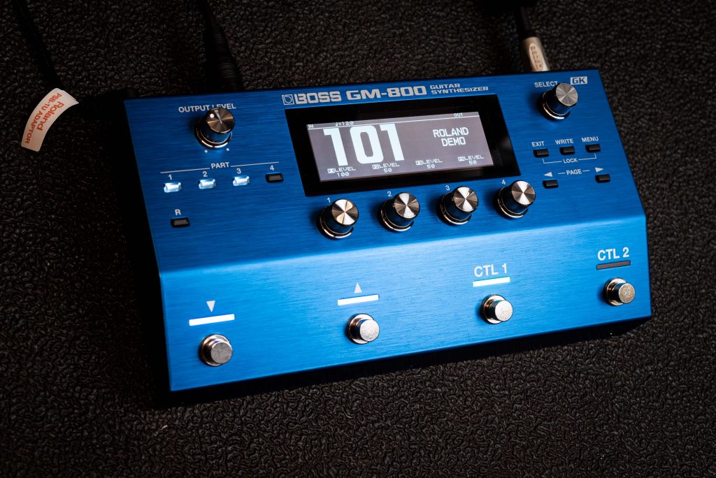 BOSS GM-800 Guitar Synthesizer